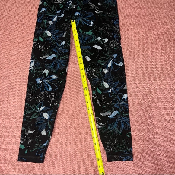 Sweaty Betty Power 7/8 Workout Leggings in Blue Arched Floral Print size 6 - Picture 6 of 7